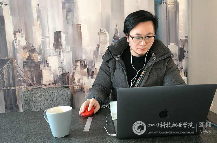 加水印老师.jpg