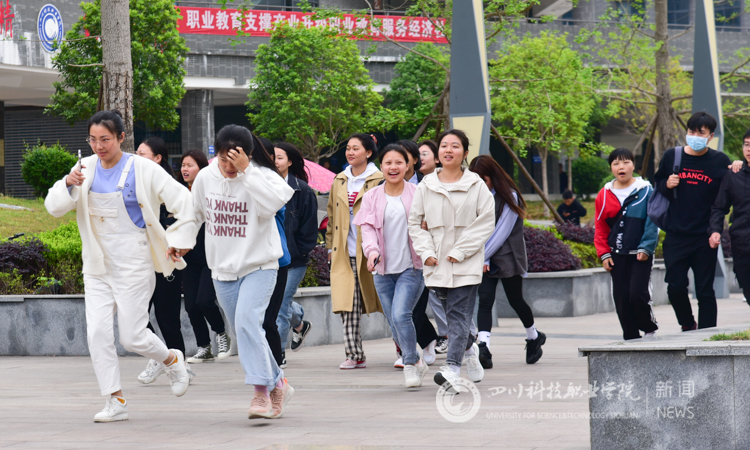 7cbc7d32fe5049bb08e02b30eafbc30.jpg