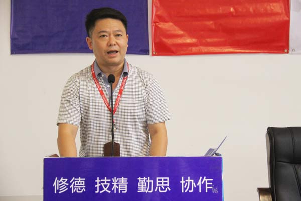 图为校长陈宇在大会上讲话.jpg