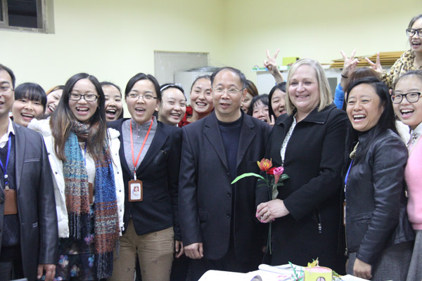 图为校领导与加拿大ACC教育学院院长合影留念.jpg